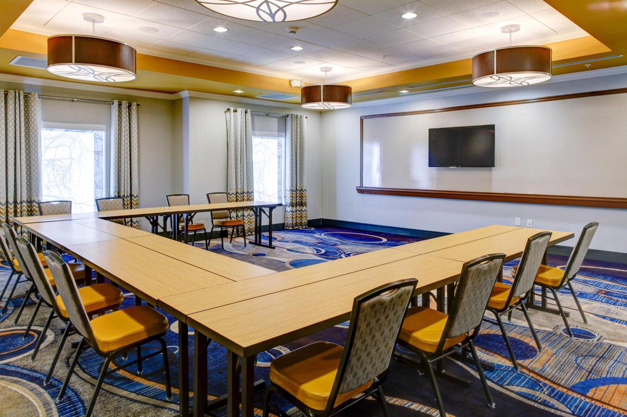 Hampton Inn And Suites Columbus, Ms Esterno foto